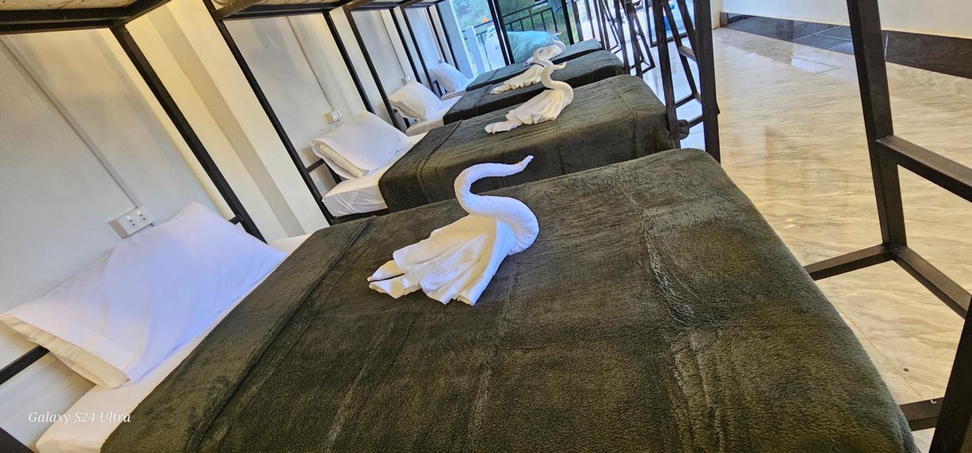 Inn Riverside Hostel Pb Pakbeng Ngoại thất bức ảnh