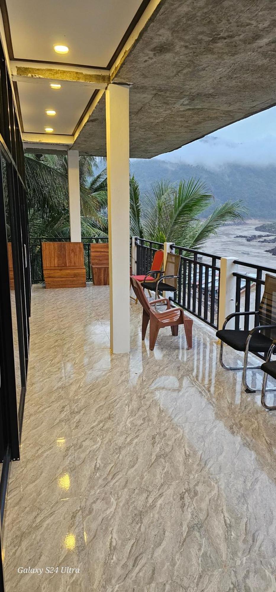 Inn Riverside Hostel Pb Pakbeng Ngoại thất bức ảnh